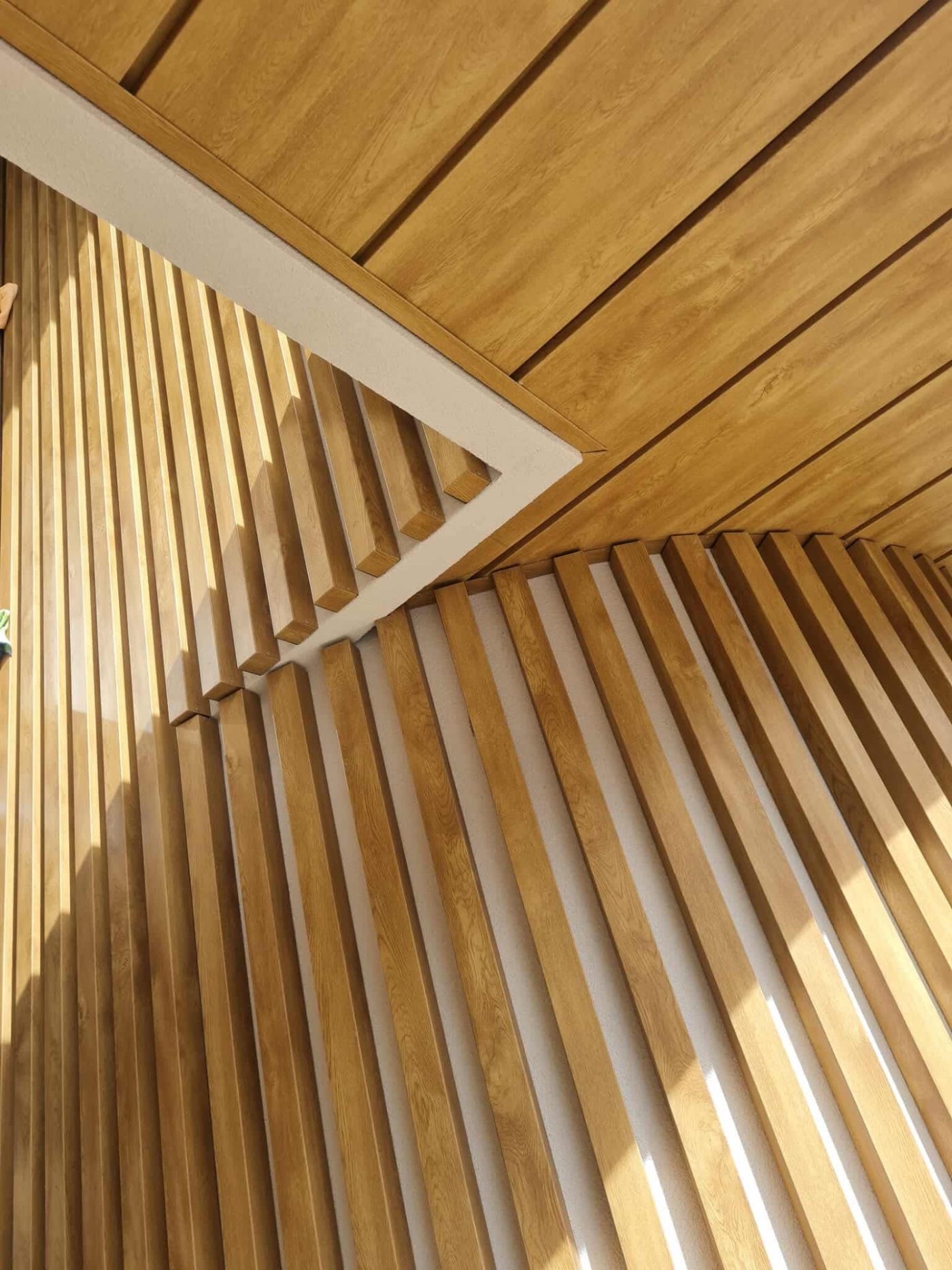 Architectural timber-look batten metalwork by Arkus
