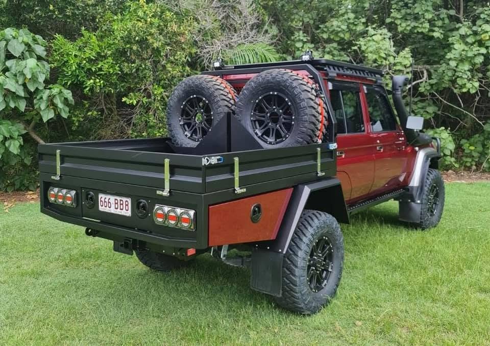 A finished BWC Stainless tray and canopy build on a LandCruiser