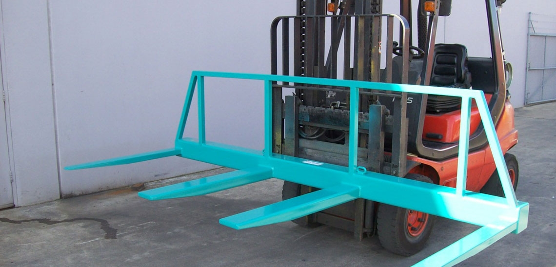 A custom fabricated fork-frame attachment built by Forktorque