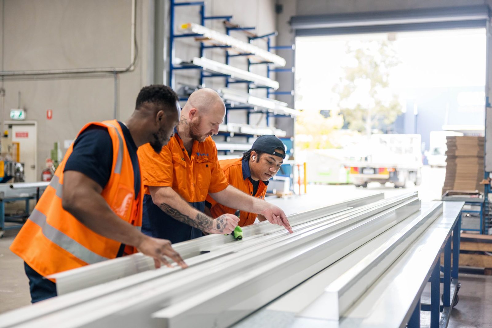 Vilno crew checking an aluminium profile